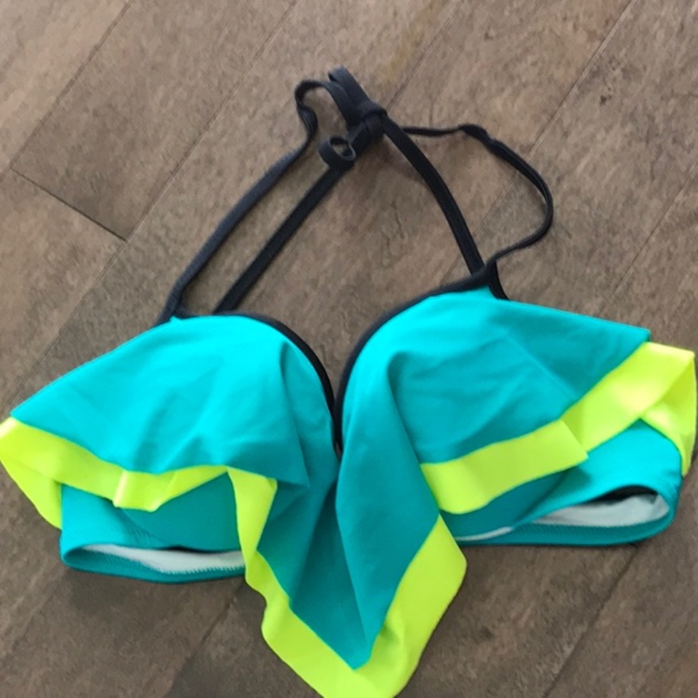 PINK Victoria’s Secret Flounce Bikini Top Medium